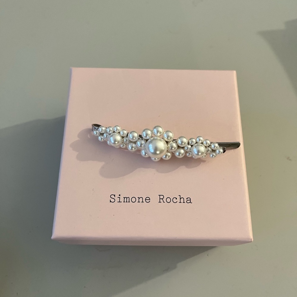 Large flower Simone Rocha hair clip